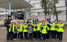 Общее фото детей с педагогами и сотрудником Госавтоинспекции