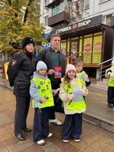 фото с акции со сотрудником Госавтоинспекции