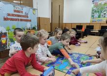 Занятие по ПДД в объединении "Знайка"